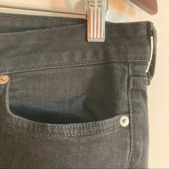 RICH & SKINNY Sz 32  Skinny Mid-Rise Raw Hem Jeans - Picture 3 of 8
